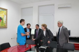 ПО ПОКАНА НА „ОПТИКС“ ВИЕТНАМСКИЯТ ПОСЛАНИК ПОСЕТИ ПАНАГЮРИЩЕ