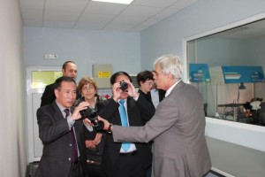 ПО ПОКАНА НА „ОПТИКС“ ВИЕТНАМСКИЯТ ПОСЛАНИК ПОСЕТИ ПАНАГЮРИЩЕ_3
