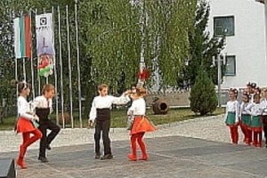 Das Team von OPTIX feiert das 10-j?hrige Jubil?um der Firma_3